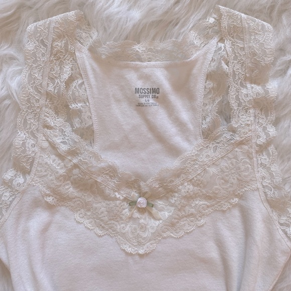 Mossimo Lace Tank - Picture 2 of 6
